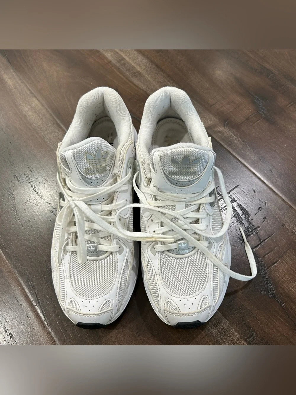 Women’s Adidas Astir White Silver Shoes W8.5 - Picture 1 of 4